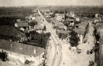 Panoramaaufnahme der Stadt Romans, aufgenommen vom Glockenturm der Kirche während des Ersten Weltkriegs von Ugo Ojetti