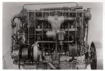 115 PS Daimler-Luftschiffmotor des Zeppelin LZ 6, um 1909-1910 1933 von Unbekannt