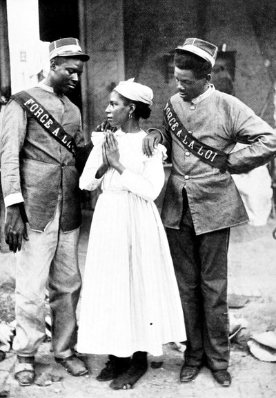 Haitianische Polizei vor der amerikanischen Besetzung 1917 von Unbekannt
