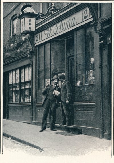 Ein chinesischer Laden, Limehouse, London, um 1900 1901 von Unbekannt