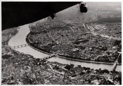 Luftaufnahme von Basel, Schweiz, aus einem Zeppelin, 1928-1933 von Unbekannt
