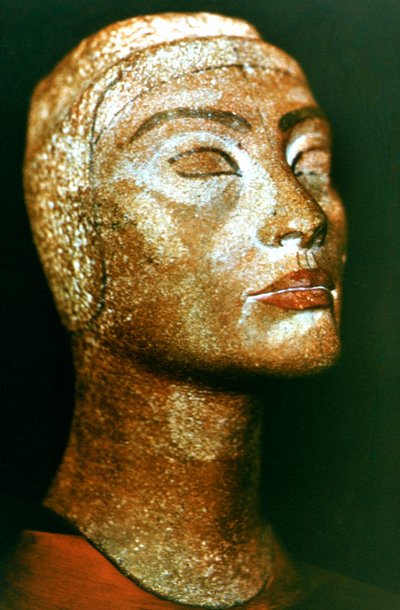Büste der Nofretete, Königin und Frau des altägyptischen Pharaos Echnaton Amenhotep IV. von Unbekannt