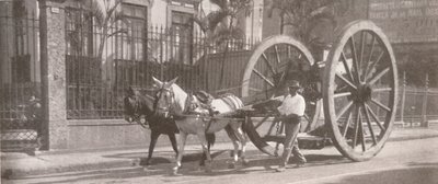 Schwere Güter unter statt über der Achse tragen, 1914 von Unbekannt