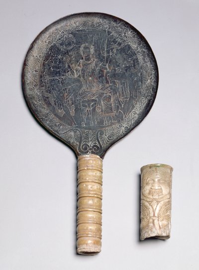 Etruskischer Elfenbeingriffspiegel mit gravierter Dekoration, die Odysseus zeigt, der Circe bedroht; Elfenbeingorgoneiongriff, 4. Jahrhundert v. Chr. von Unbekannt