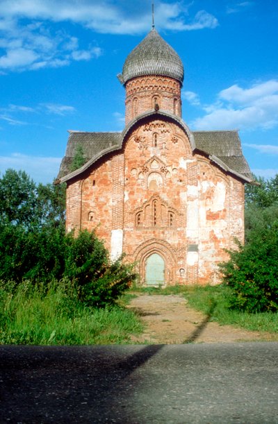Außenansicht einer Kirche, Nowgorod, Russland von Unbekannt