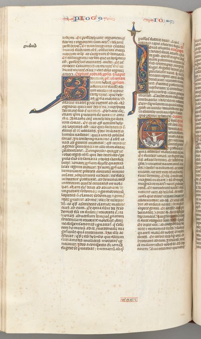 Fol. 357v, Jona, historiierte Initiale E, Jona wird vom Wal verschlungen, eine ummauerte Stadt darüber von Unbekannt