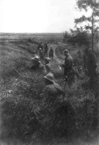 Französische Infanterieposition in einem versunkenen Weg, nördlich von Villers-Cotterets, Aisne, Frankreich, 1918 von Unbekannt