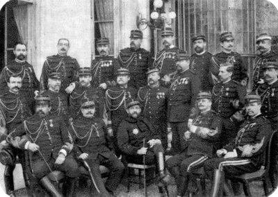 Georges Boulanger, französischer General und Politiker, mit anderen Offizieren, 1888 von Unbekannt