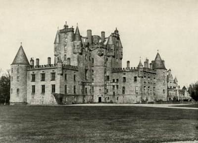Schloss Glamis, das Ahnenhaus von Königin Elizabeth, 1937 von Unbekannt