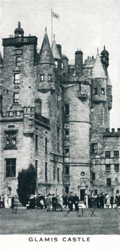 Schloss Glamis, um 1937 von Unbekannt