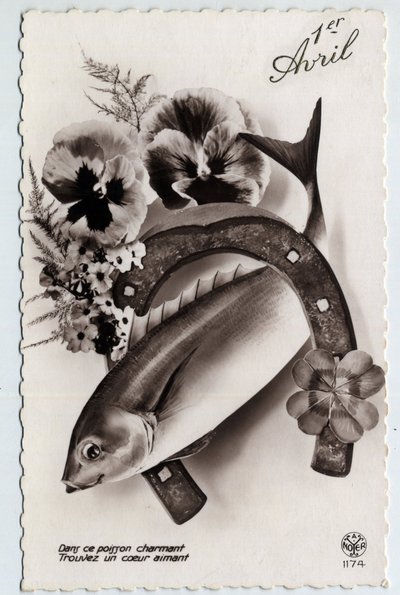 Grußkarte für den 1. April: ein Fisch, ein Hufeisen, ein vierblättriges Kleeblatt und Gedanken - Postkarte Ende 19.-20. Jahrhundert von Unbekannt