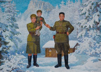 Glückliche Familie. Kim Il-sung und seine Frau Kim Jong-suk mit Sohn Kim Jong-Il, 1960er Jahre von Unbekannt