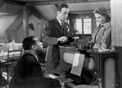 Ingrid Bergman, Humphrey Bogart und Louis Armstrong in Casablanca, 1942 von Unbekannt