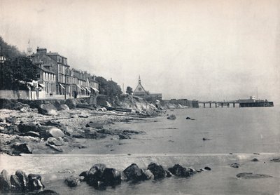 Innellan - Zeigt den felsigen Strand und den Dampfschiffpier, 1895 von Unbekannt