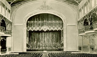 Innenansicht des Theaters im Nikolaus II. Volkshaus, St. Petersburg, Russland, 1900er Jahre von Unbekannt