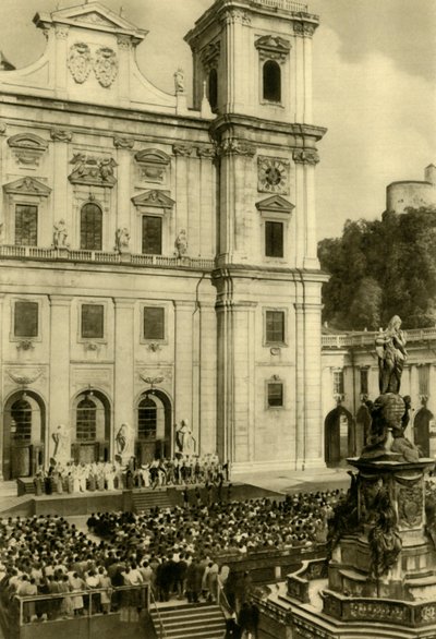 Jedermann aufgeführt vor dem Salzburger Dom, Salzburg, Österreich, ca. 1935 von Unbekannt