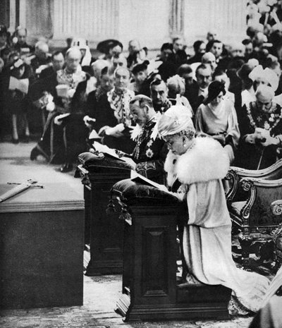König George V. und Königin Mary in der St. Pauls Kathedrale, Silbernes Jubiläum, Dankgottesdienst, 1935 von Unbekannt