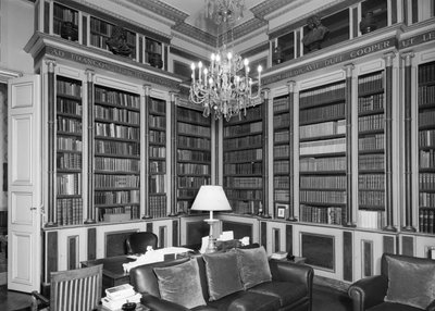 Bibliothek, Britische Botschaft Hotel de Charost 39 Rue de Fauborg Saint Honore, Paris, Frankreich von Unbekannt