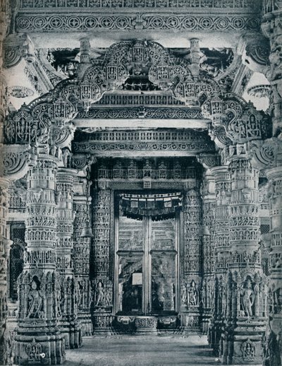 Marmorskulptur am Eingang zu einem Jain-Tempel in Dilwara, Mount Abu, um 1100 von Unbekannt