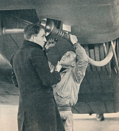 Methode zur Betankung von Flugzeugen, entwickelt von Sir Alan Cobham, ca. 1936-1937 von Unbekannt