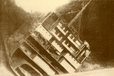 Modell zeigt die Laurentic, wie sie ursprünglich lag, 120 Fuß unter der Oberfläche, ca. 1930 von Unbekannt