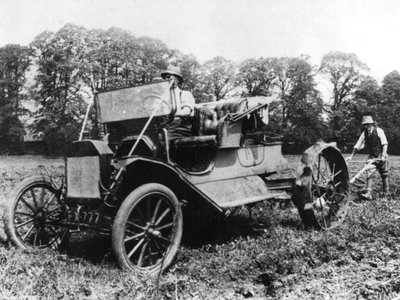 Model T Ford mit Stephenson landwirtschaftlicher Umrüstung, Sussex, 1917 von Unbekannt