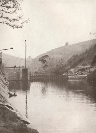 Pirahy-Ableitungsdamm flussaufwärts der Rio Light and Power Works, 1914 von Unbekannt