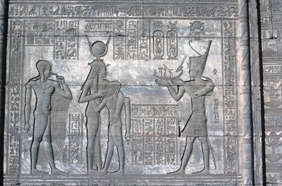 Relief am römischen Mammisi, Tempel der Hathor, spätes ptolemäisches und römisches Zeitalter, ca. 125 v. Chr. - ca. 60 n. Chr. von Unbekannt