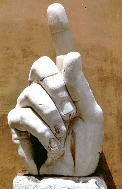 Rechte Hand von einer kolossalen Statue des Kaisers Konstantin, 330 n. Chr. von Unbekannt