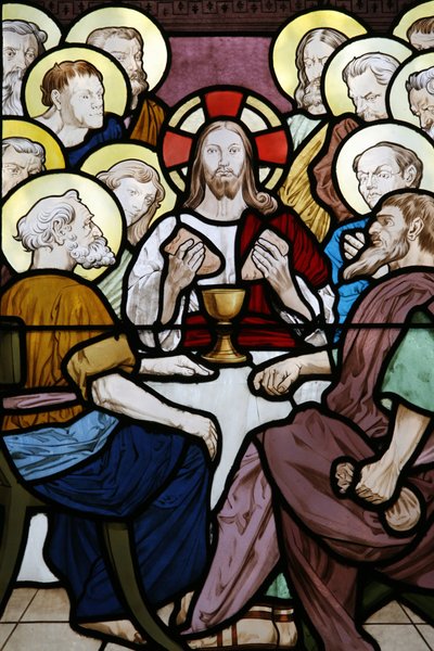 Buntglasfenster in der Kirche Saint-Honoré d