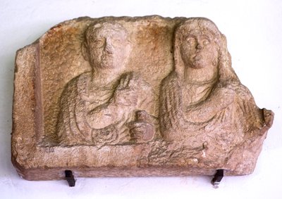 Stele, 2 Porträts Optata Fada und Lucio Valio Rufo, 1. Jahrhundert von Unbekannt