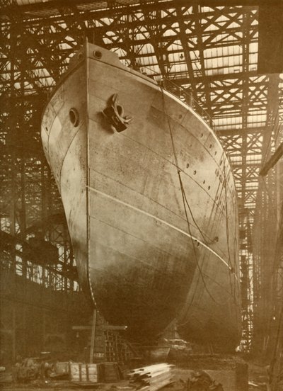 Die Cunard Aurania 14.000 Tonnen auf den Stocks in Newcastle-On-Tyne, ca. 1930 von Unbekannt