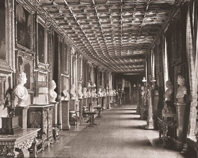 Der Ostkorridor, Windsor Castle, Berkshire, 1894 von Unbekannt