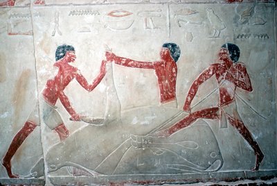 Wandmalerei von 3 Metzgern, die einen Kadaver zerlegen, Grab von Idut, 5. Dynastie, ca. 2350 v. Chr. von Unbekannt