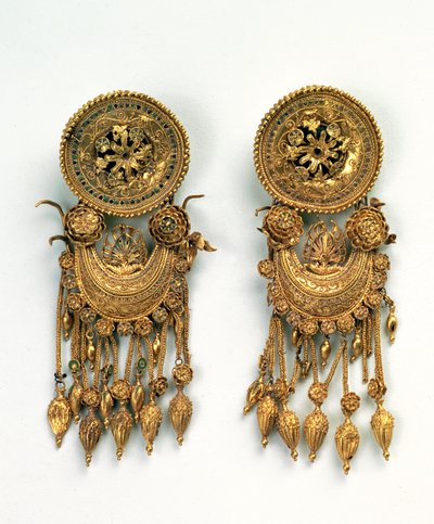 Attische Ohrringe mit Filigran-Granulation und Emaille, aus dem Bosporanischen Königreich, erste Hälfte des 4. Jahrhunderts v. Chr. von Unbekannt