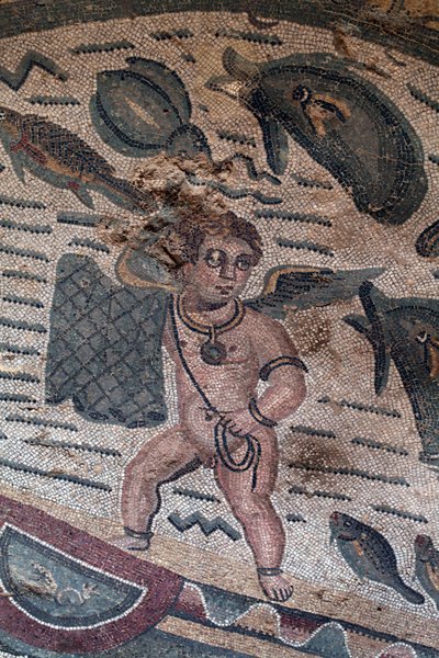Detail des Fischfang-Mosaiks. Netzfischerei. 3. - 4. Jahrhundert. Römische Villa del Casale, Sizilien. UNESCO-Weltkulturerbe. von William M. Timlin