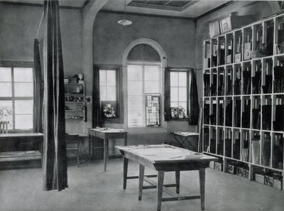 Glasmalerei-Studio, aus den Werkstätten des Bauhauses, Weimar von Unbekannt