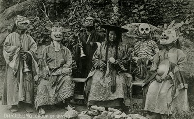 Gruppe von Lamas, Darjeeling von Unbekannter Künstler
