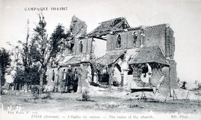 Ruinen der Kirche im Dorf Frise, Somme, Frankreich 1914-1918 (Postkarte) von Unbekannter Künstler