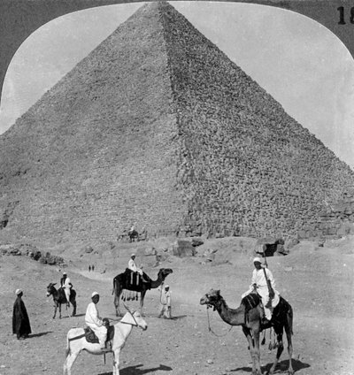 Grab von König Khufu, die Große Pyramide von Gizeh, Ägypten, 1905 von Underwood and Underwood