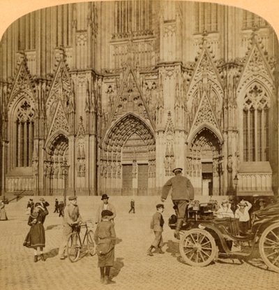 Hauptportal und reich verzierte Fassade, Kathedrale, Köln, Deutschland, 1902 von Underwood and Underwood