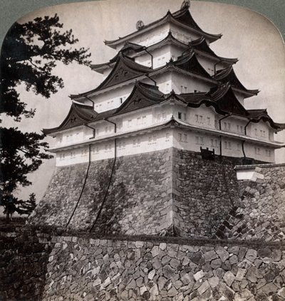 Mittelalterliche Wasserburg japanischer Prinzen, gelegentlich vom Mikado genutzt, Nagoya, Japan, 1896 von Underwood and Underwood