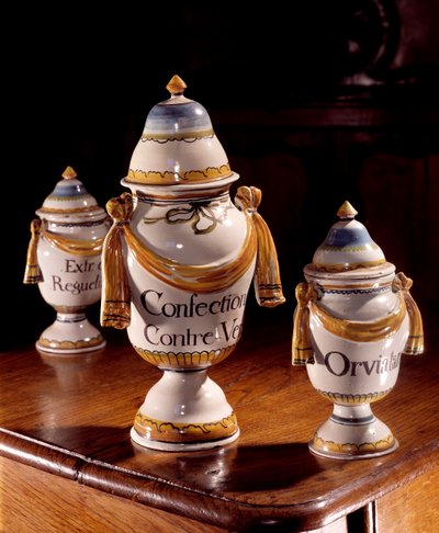 Apothekertöpfe aus Fayence. 17. Jahrhundert von Unknown artist
