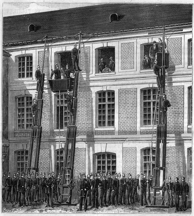 Feuerwehrleute an Bord des neuen Rettungslifts für Feuerexperimente in Rouen in der alten Normalschule. Gravur in „La Nature“ von Unknown artist