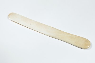 Elfenbein-Papiermesser im Besitz von Charles Dickens, ca. 1850 von Unknown artist