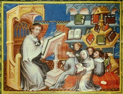 Klosterschule des Augustiner-Eremitenklosters in Paris: Ein Mönch liest eine Lektion von einer Kanzel vor Jugendlichen mit Tonsuren, aber auch Laien. Rechts ein Pfundrad. Miniatur in „Bible historiale“ von Pierre Comestor von Unknown artist