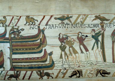 Die Eroberung Englands durch die Armee des Herzogs der Normandie Wilhelm der Eroberer (1027-1087): kaum gebaute Schiffe werden zu Wasser gelassen (Detail des Teppichs von Bayeux oder Stickerei von Königin Mathilde) von Unknown artist