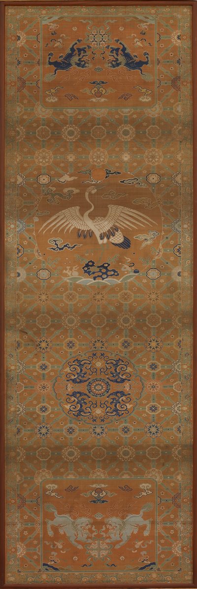 Stuhlabdeckung mit einem Kranich, Löwen, Drachen, glückverheißenden Symbolen und Blumenmustern von Unknown artist