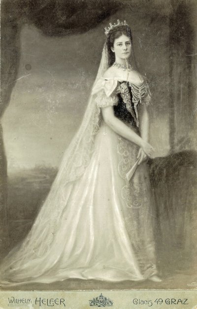 Elisabeth, Kaiserin von Österreich und Königin von Ungarn (24. Dezember 1837 – 10. September 1898) (Foto) von Unknown photographer
