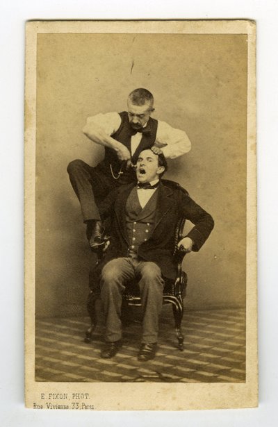 Frankreich, professionelle Fotografie eines Zahnarztes von Unknown photographer